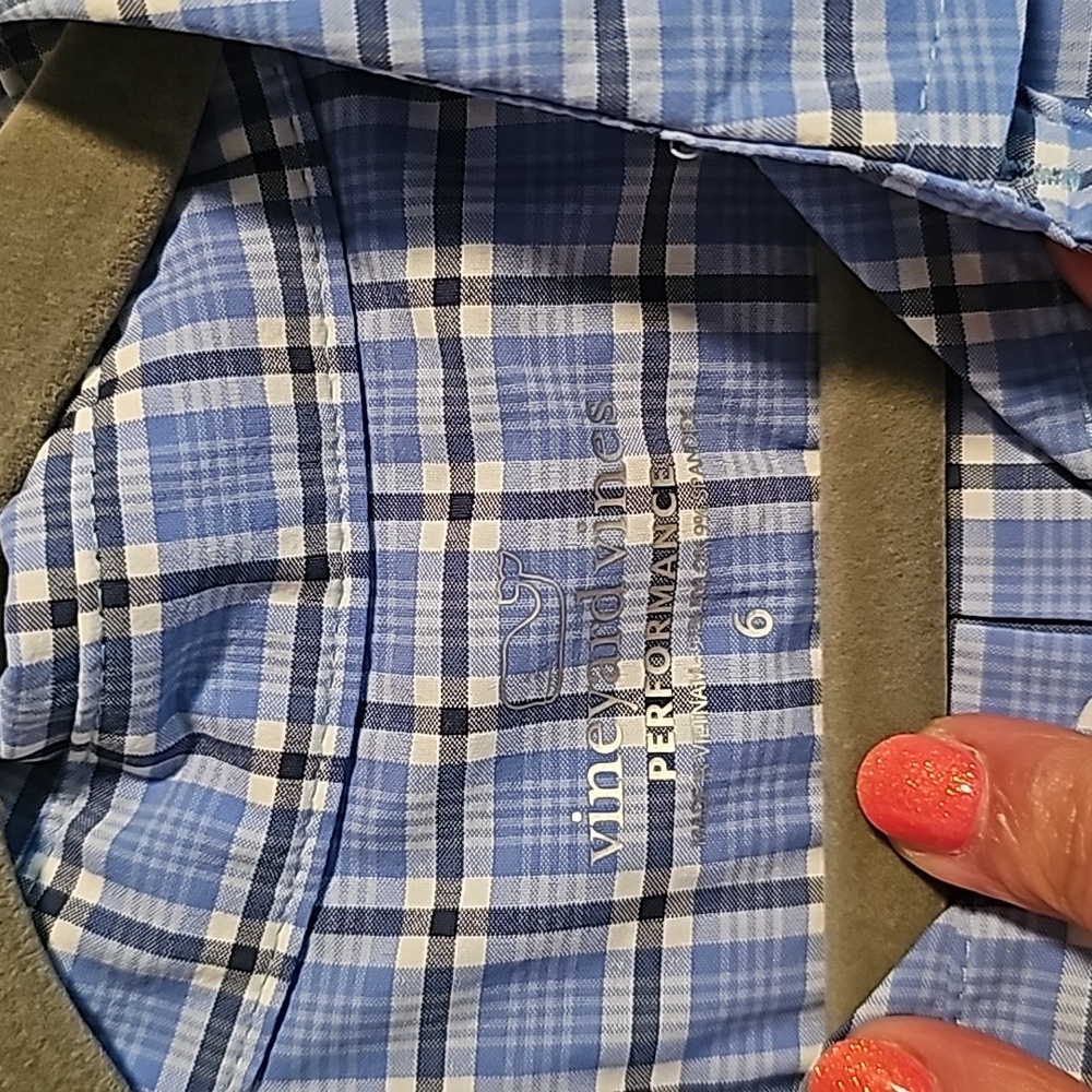 Boys Vineyard Vines button down shirt - Picture 4 of 6
